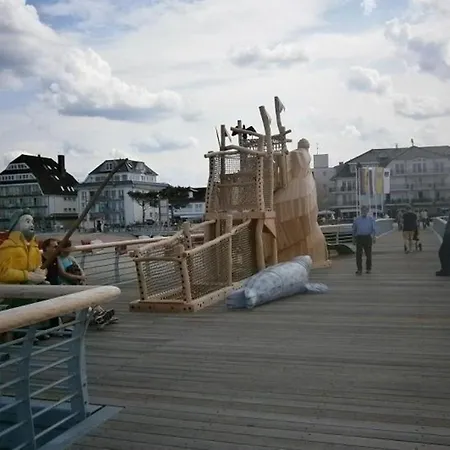 Apartment Mit Kostenlosem Schwimmbad Und Spielzimmern *