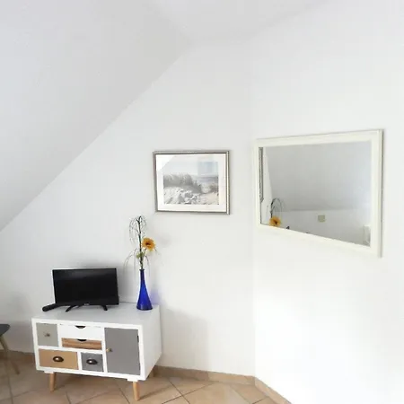 Mit Kostenlosem Schwimmbad Und Spielzimmern Apartment