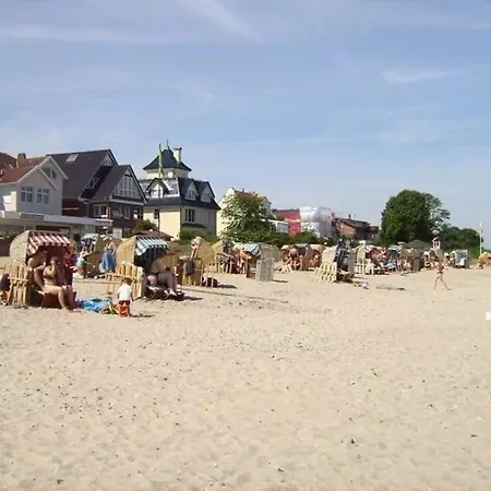 Mit Kostenlosem Schwimmbad Und Spielzimmern Apartment Timmendorfer Strand