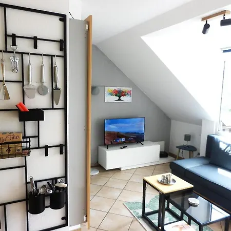 Mit Kostenlosem Schwimmbad Und Spielzimmern Apartment